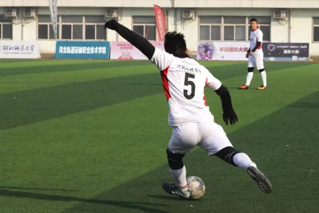 意甲-卡卢卢处子球 尤文图斯1-1战平亚特兰大